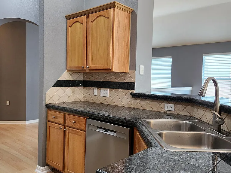 717 Sheraton Ave — Photo 16