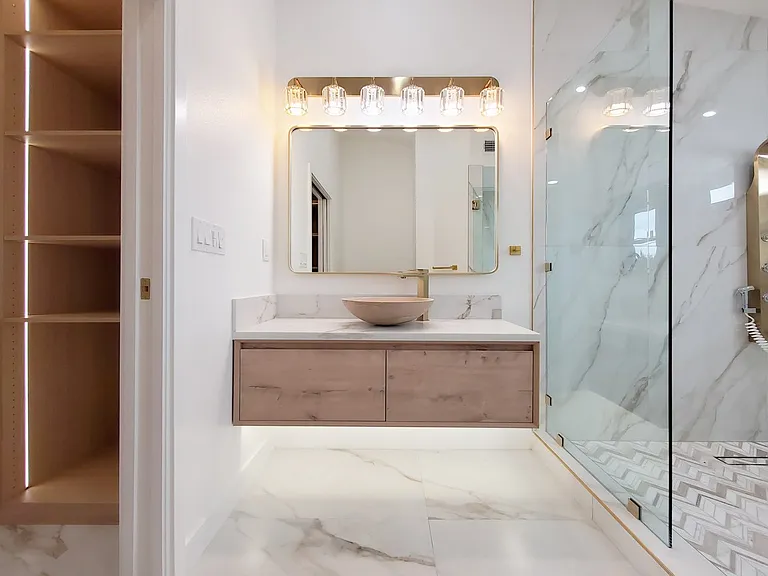 220 S Linhaven Cir — Photo 16
