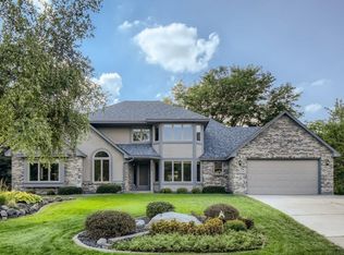 8023 Ranchview Ln N, Maple Grove, MN 55311