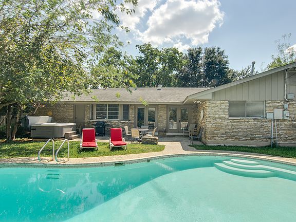 2nd image of 123 Beechwood Ln