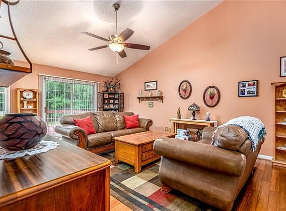 3rd image of 5196 Olde School Dr