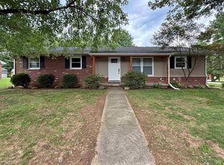 1816 Woodlawn Dr, Washington, IN 47501