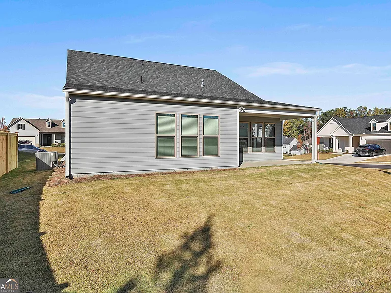 148 Soundview Trce — Photo 50