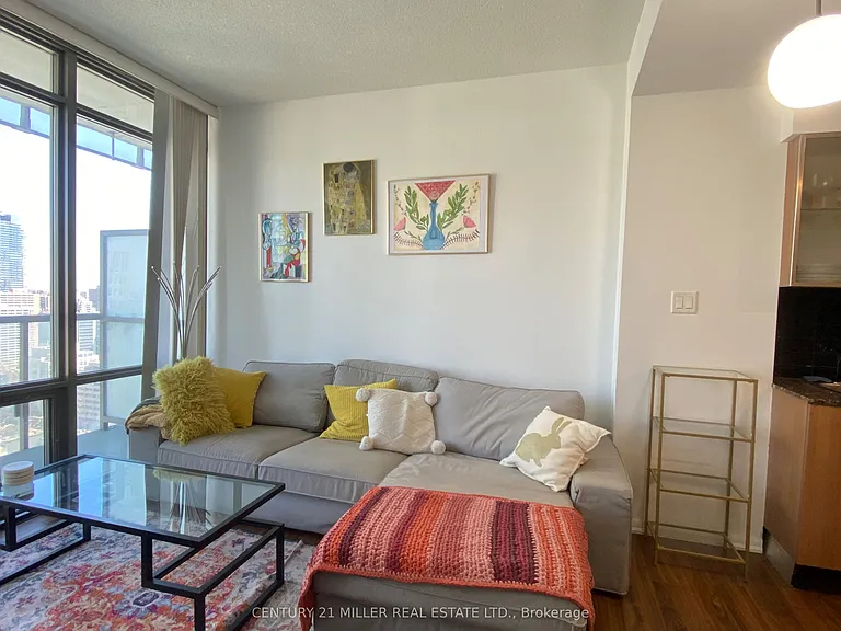 38 Grenville St #3010 — Photo 11