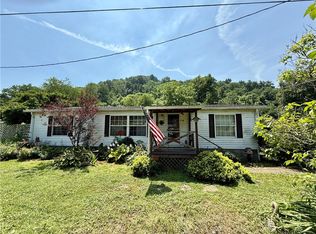 218 Jollytown Rd, New Freeport, PA 15352