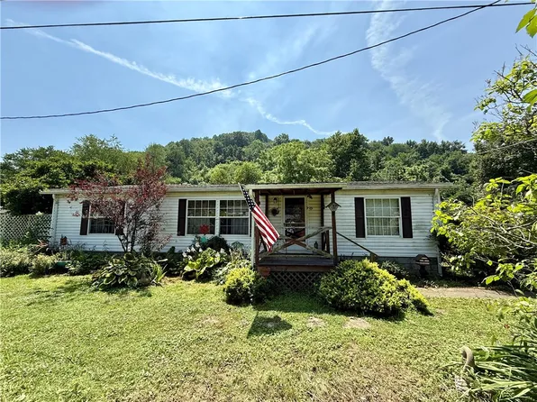 218 Jollytown Rd, New Freeport, PA 15352