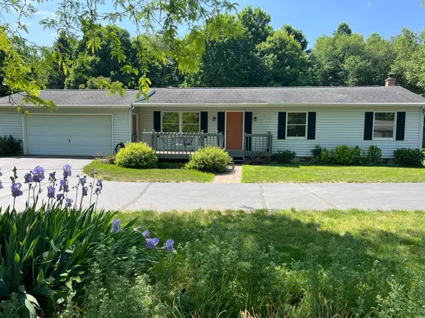 1249 W Hughes St, Marshall, MI 49068