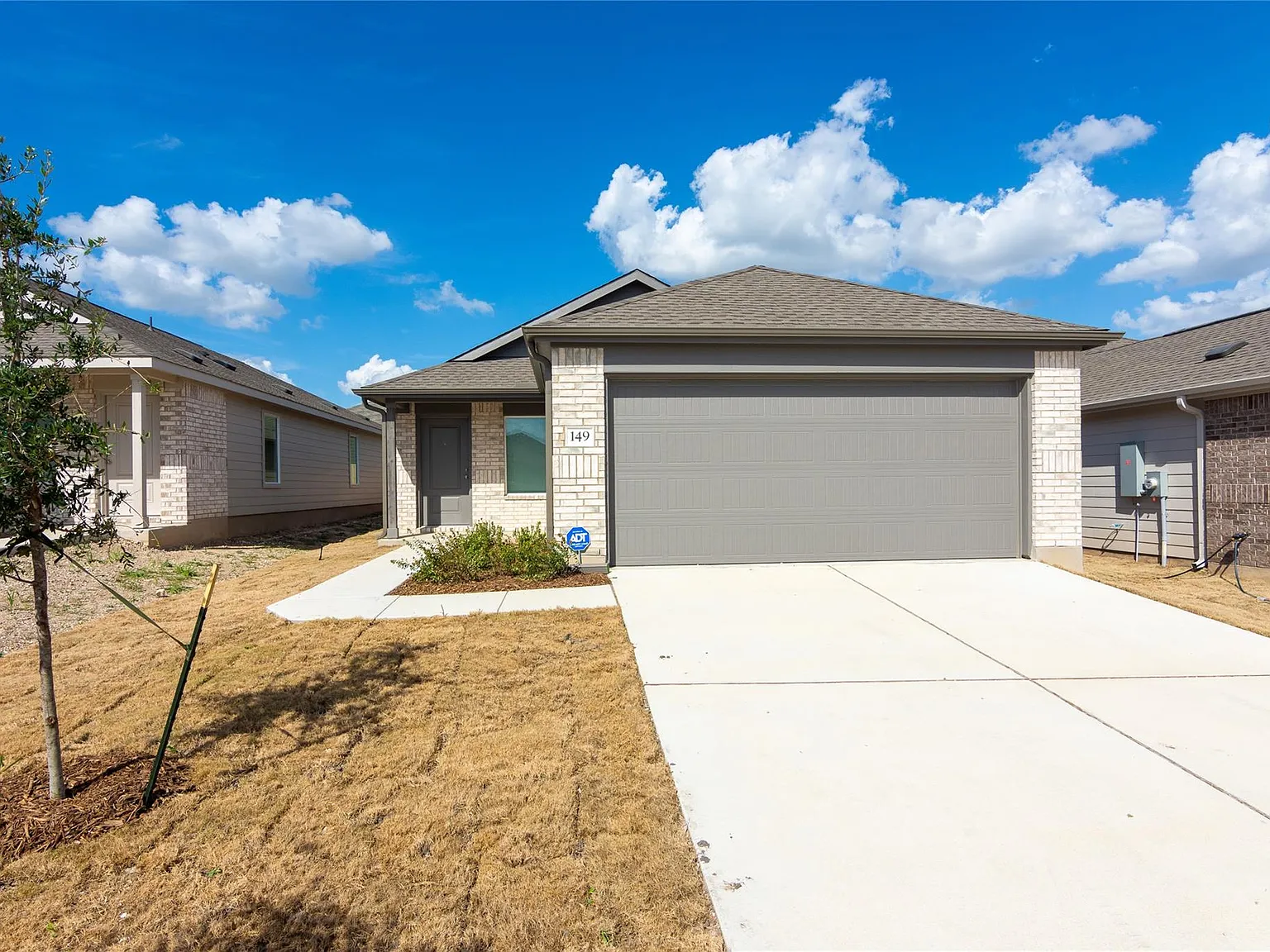 3 bed, 2.0 bath, 1418 sqft, $1,700 — Photo 2