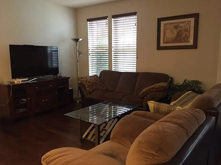 1418 NE Hickory Ln — Photo 6