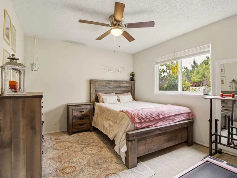 9101 Vernetta Way — Photo 2