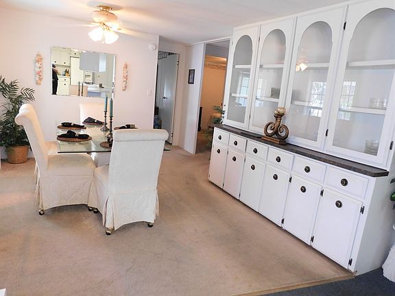 4th image of 132 Brook Ln