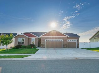6905 University Ave N, Williston, ND 58801