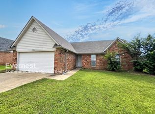 9136 Bentley Woods Dr, Southaven, MS 38671