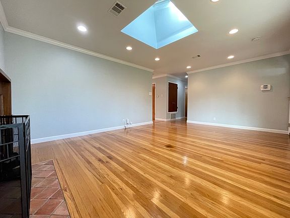 5th image of 1427 Bouret Dr