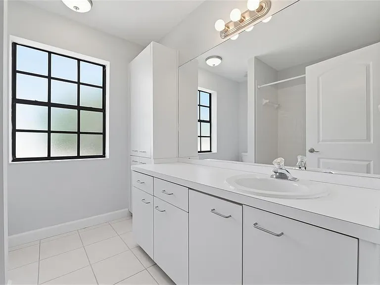 1070 Sanabel Ct NE — Photo 25