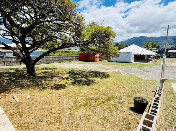 87-666 Farrington Hwy, Waianae, HI 96792