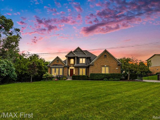 53200 Baker Rd, Chesterfield, MI 48047