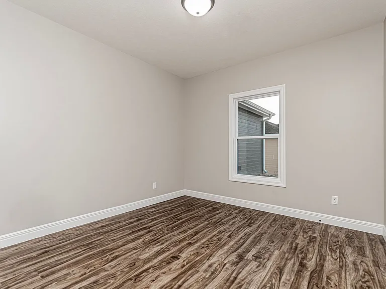 1704 Kenneth Dr — Photo 12