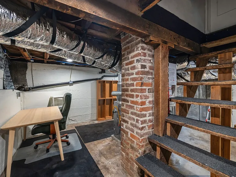 721 Lander St — Photo 17