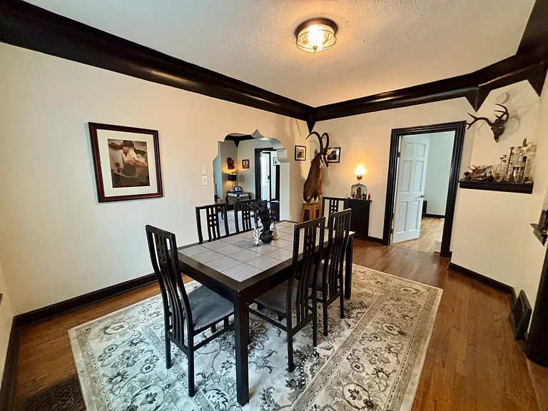 Shared dining room