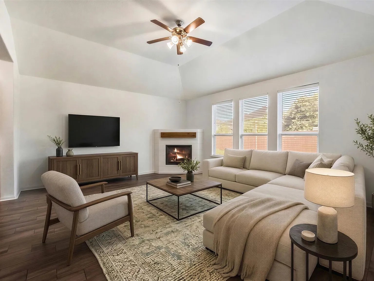 4 bed, 2.5 bath, 2791 sqft, $2,450 — Photo 4