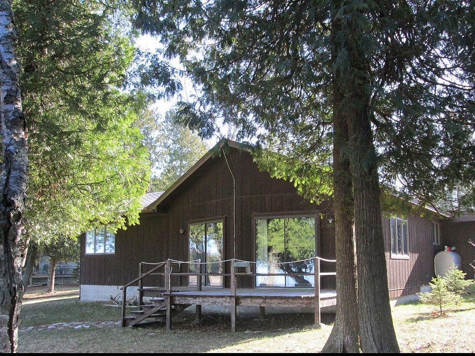 1st image of 3724 N Saint Martins Point