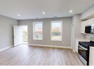 3228 Hiatt Pl NW #302, Washington, DC 20010