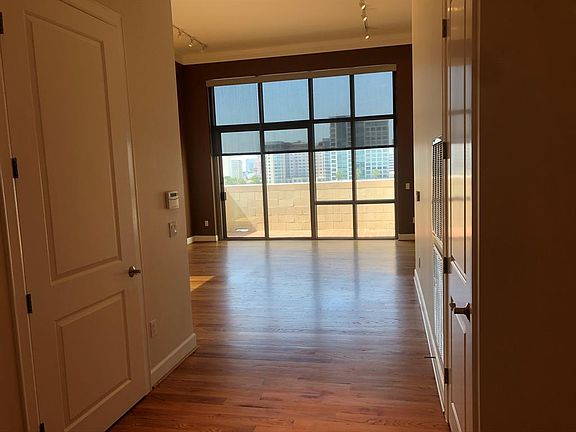 5th image of 2211 Briarglen Dr APT 804