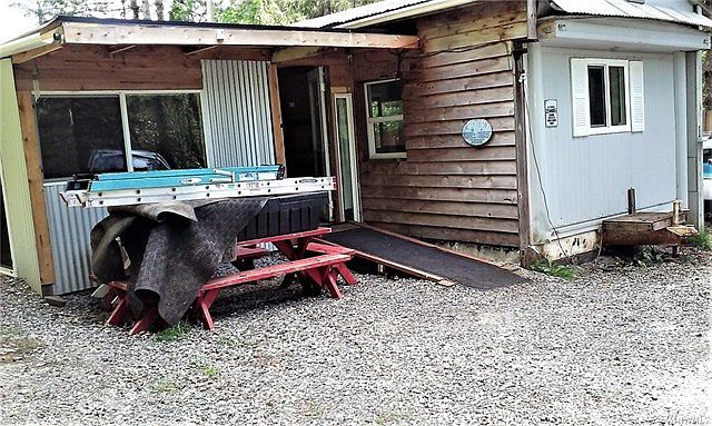 1st image of 431 SE Picadilly Dr