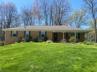 734 Sleepy Hollow Dr, Uniontown, OH 44685