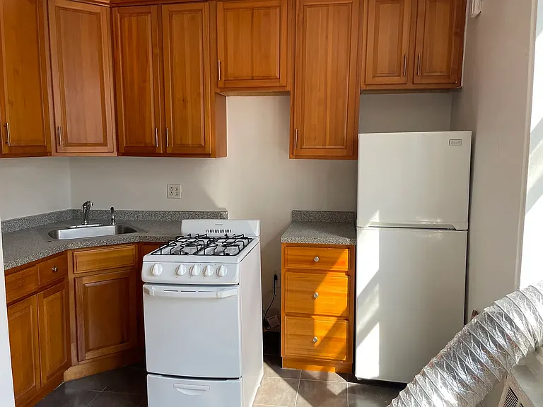 27 E 13th St #7K — Photo 4