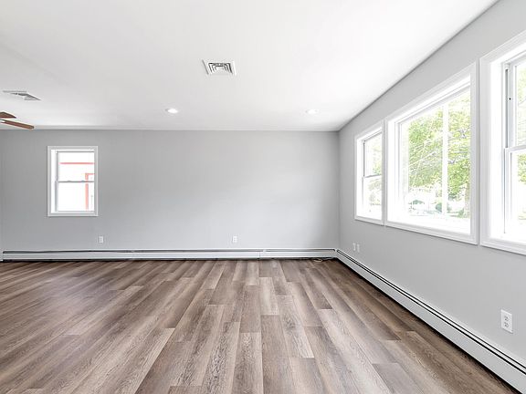 3rd image of 2762 Milburn Ave