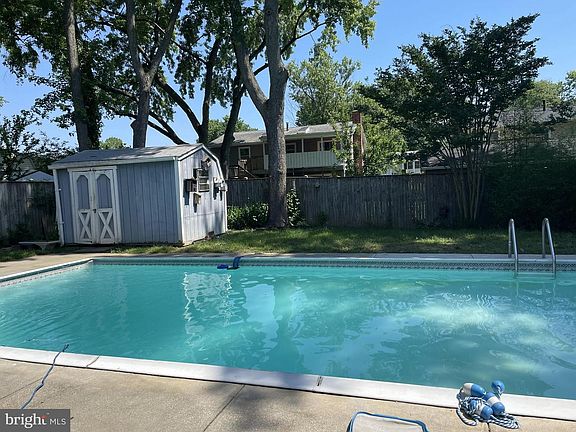 2nd image of 2284 Four Seasons Dr