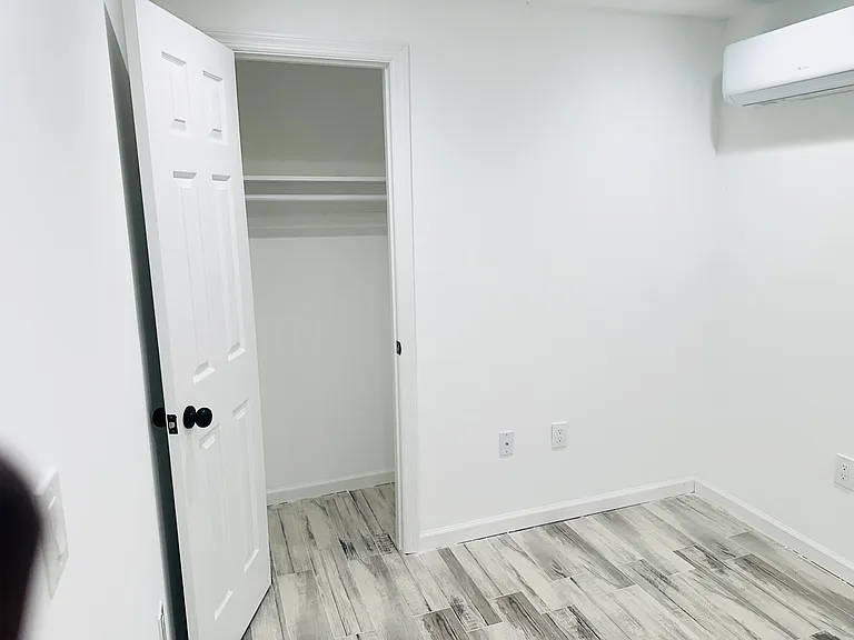 6944 Hillmeyer Ave — Photo 2