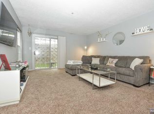 1296 Paddington Rd, Mahwah, NJ 07430