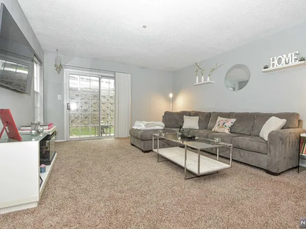 1296 Paddington Rd, Mahwah, NJ 07430