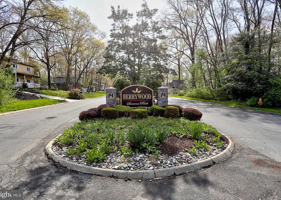 1st image of 96 Berrywood Dr