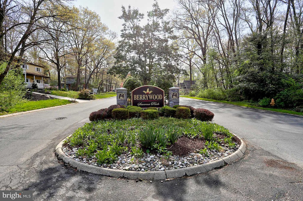 96 Berrywood Dr photo 1