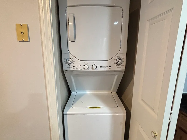 Unit 410 - In-unit laundry
