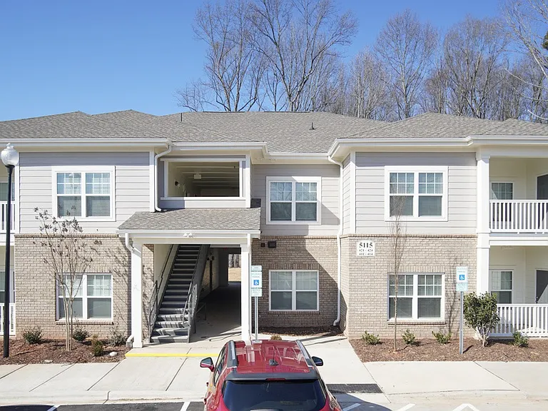 Parkside at Hickory Grove — Photo 24