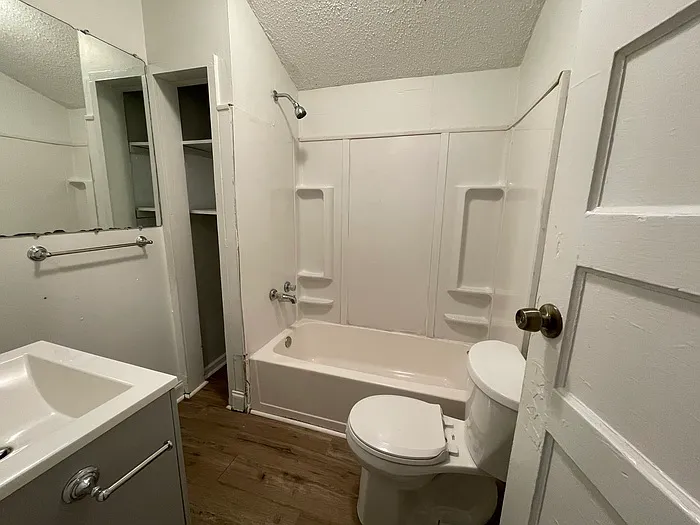 324 Hudson St #324 — Photo 11