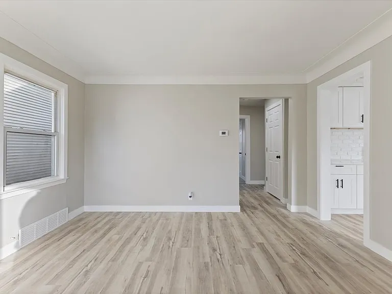 407 E Hayes Ave — Photo 9