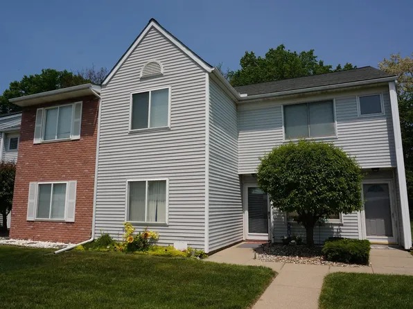 68 Rosebud Ln, Mount Clemens, MI 48043