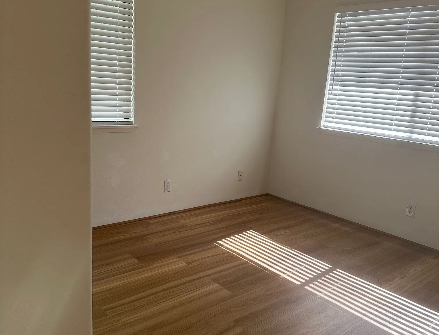 2 bed, 968 sqft, $3,300 — Photo 3