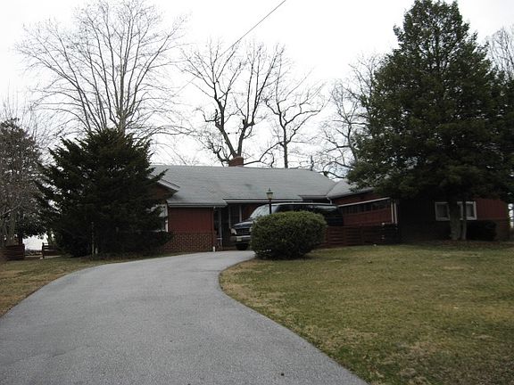 2nd image of 247 N River Dr