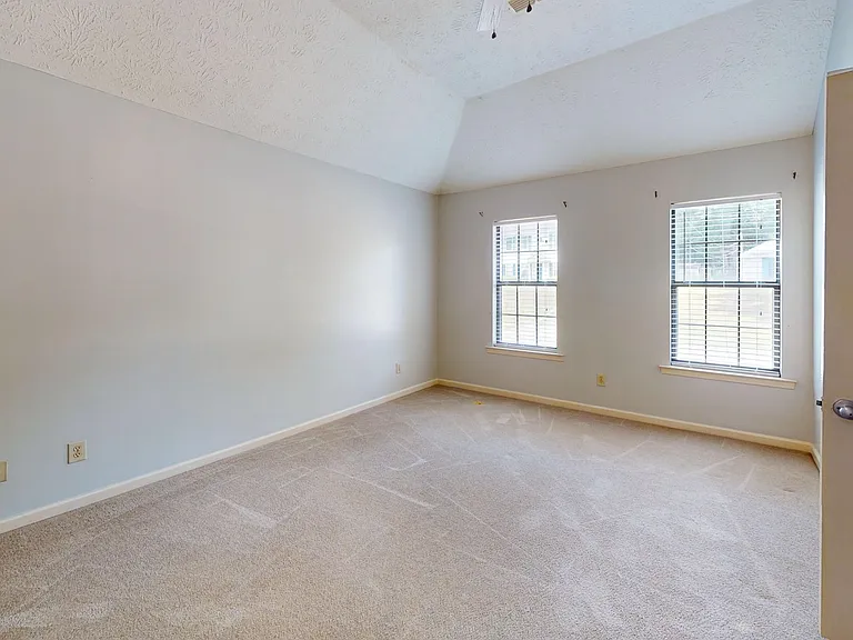335 Bent Tree Dr — Photo 11