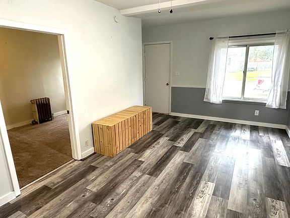 5th image of 209 E Hibbing Ave