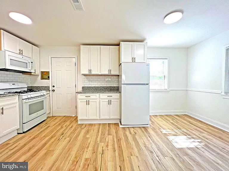 7009 Hawthorne St — Photo 29