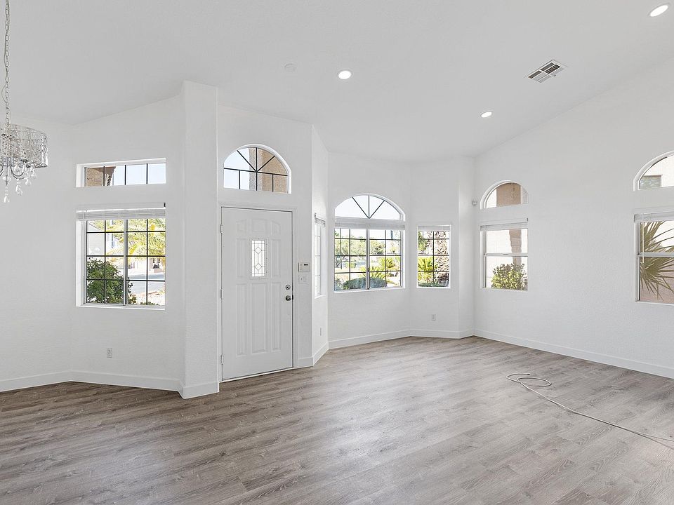 1st image of 3367 Millcroft Dr