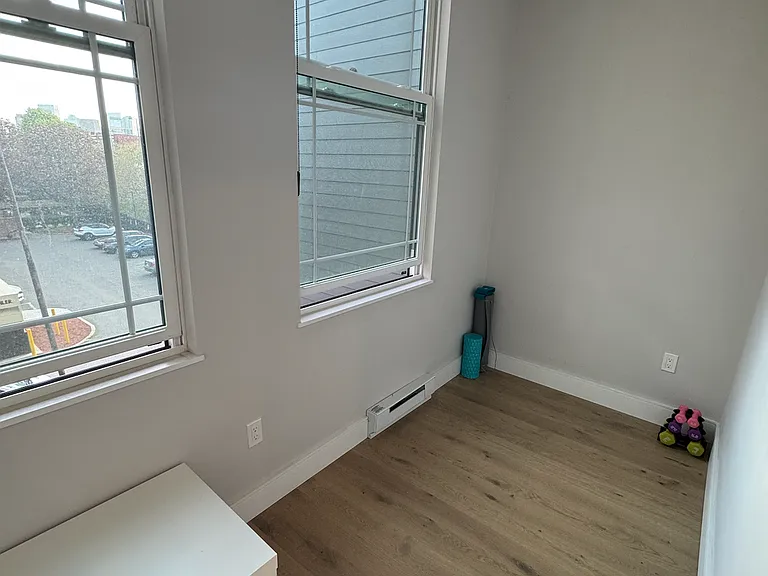 Maverick St — Photo 4